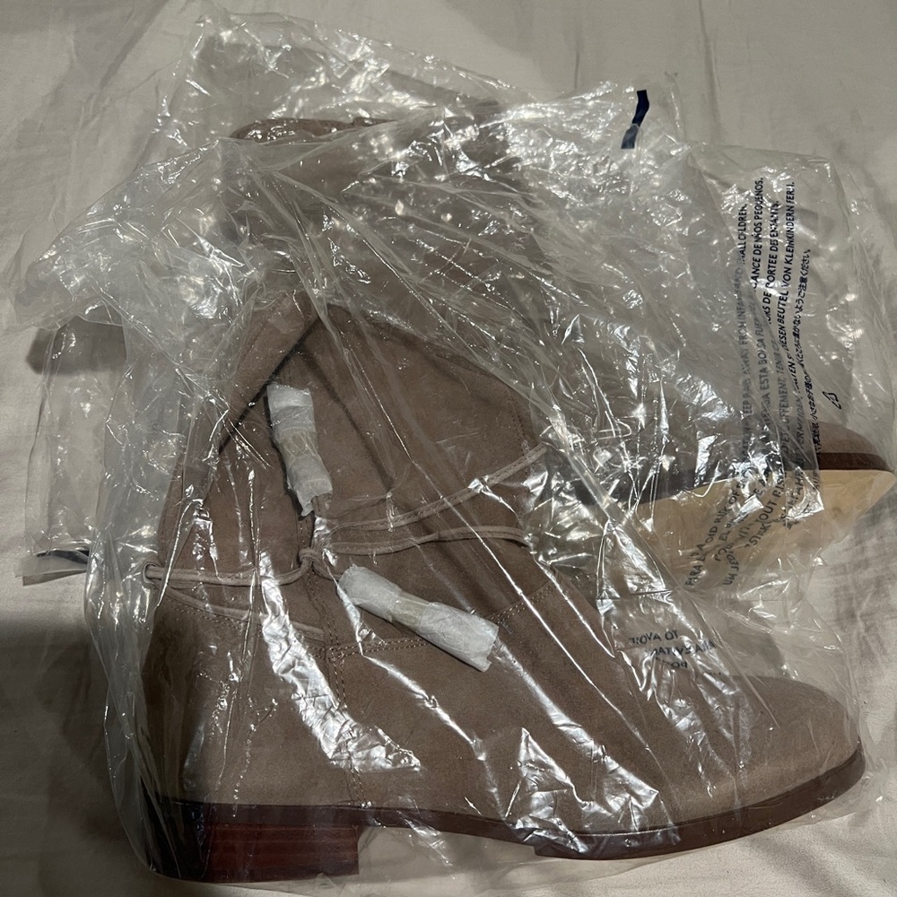 Land’s End tan suede boots size 10B - Picture 7 of 10